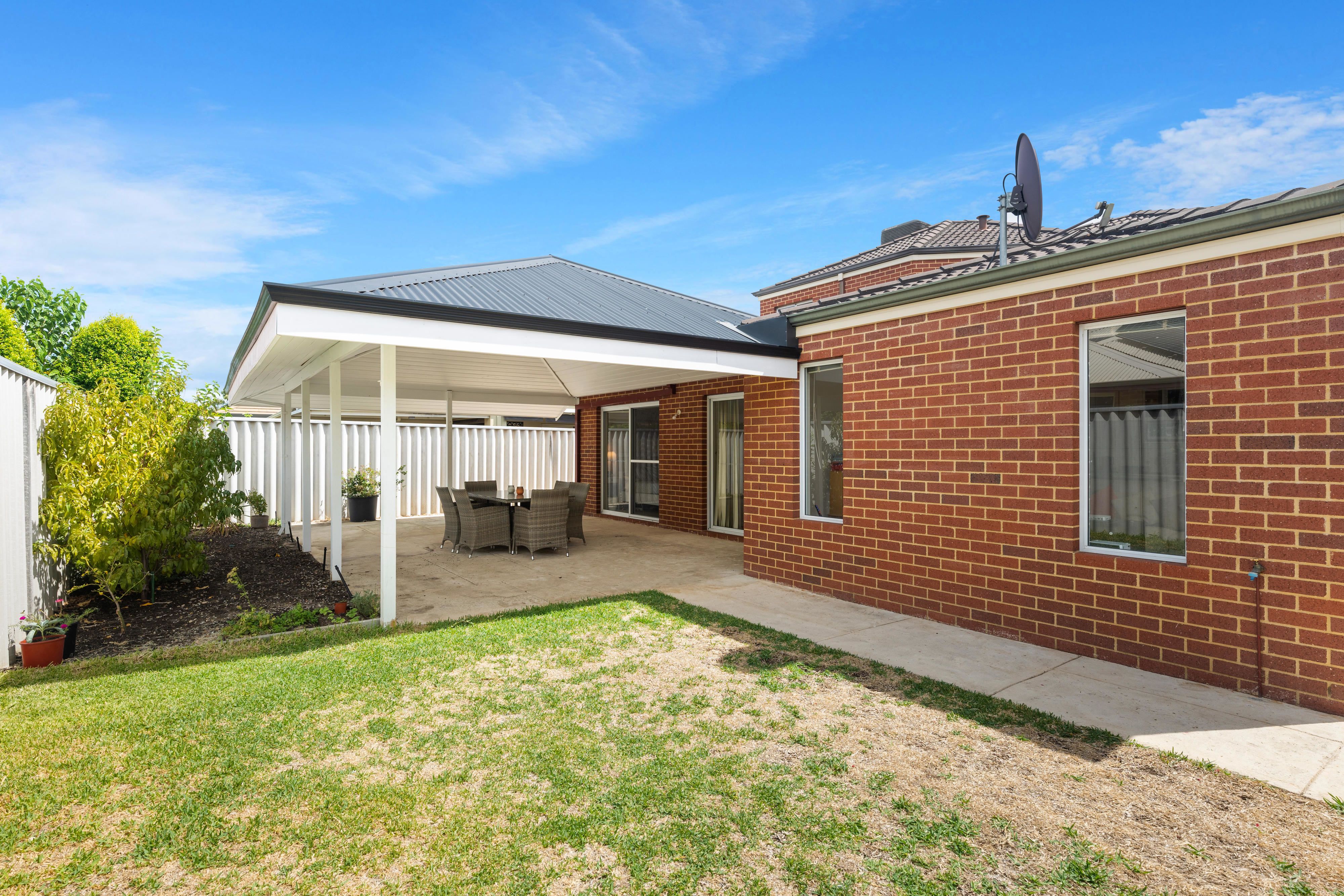 Real Estate For Sale 13 Kingsway Gardens Canning Vale , WA