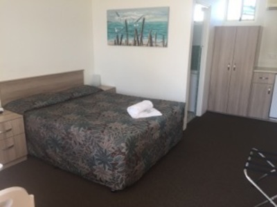 MOTEL FOR SALE- SOUTH COAST - VIEWS TO OCEAN & HARBOUR