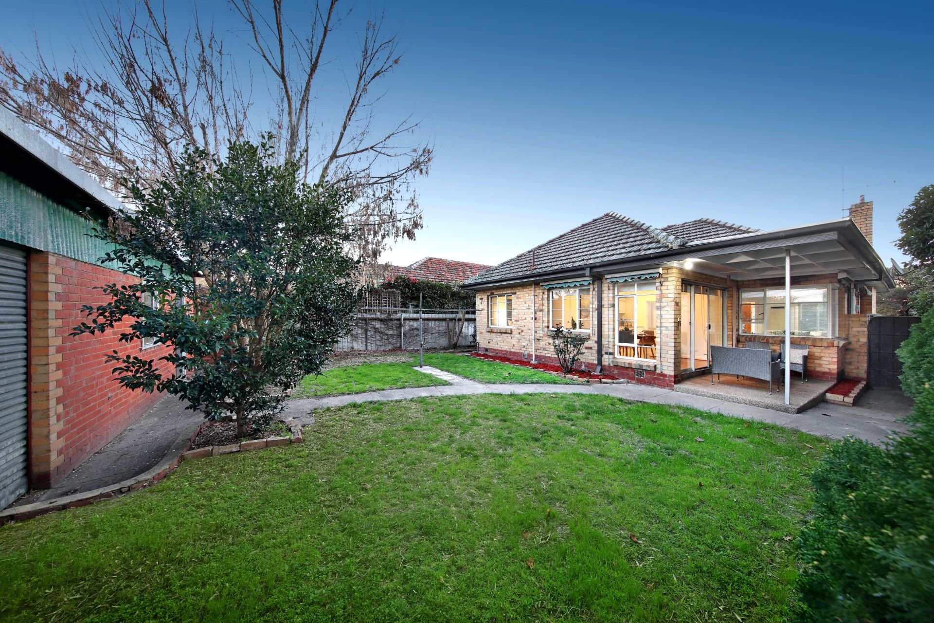8 Young Street, Oakleigh OBrien Real Estate