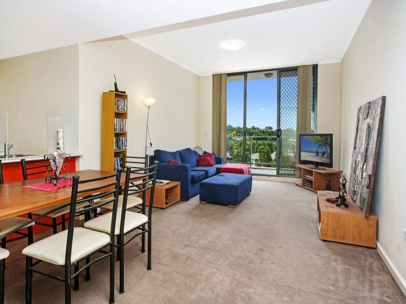 501B/42 Brickworks Drive, HOLROYD, Holroyd - Thumbnail 3