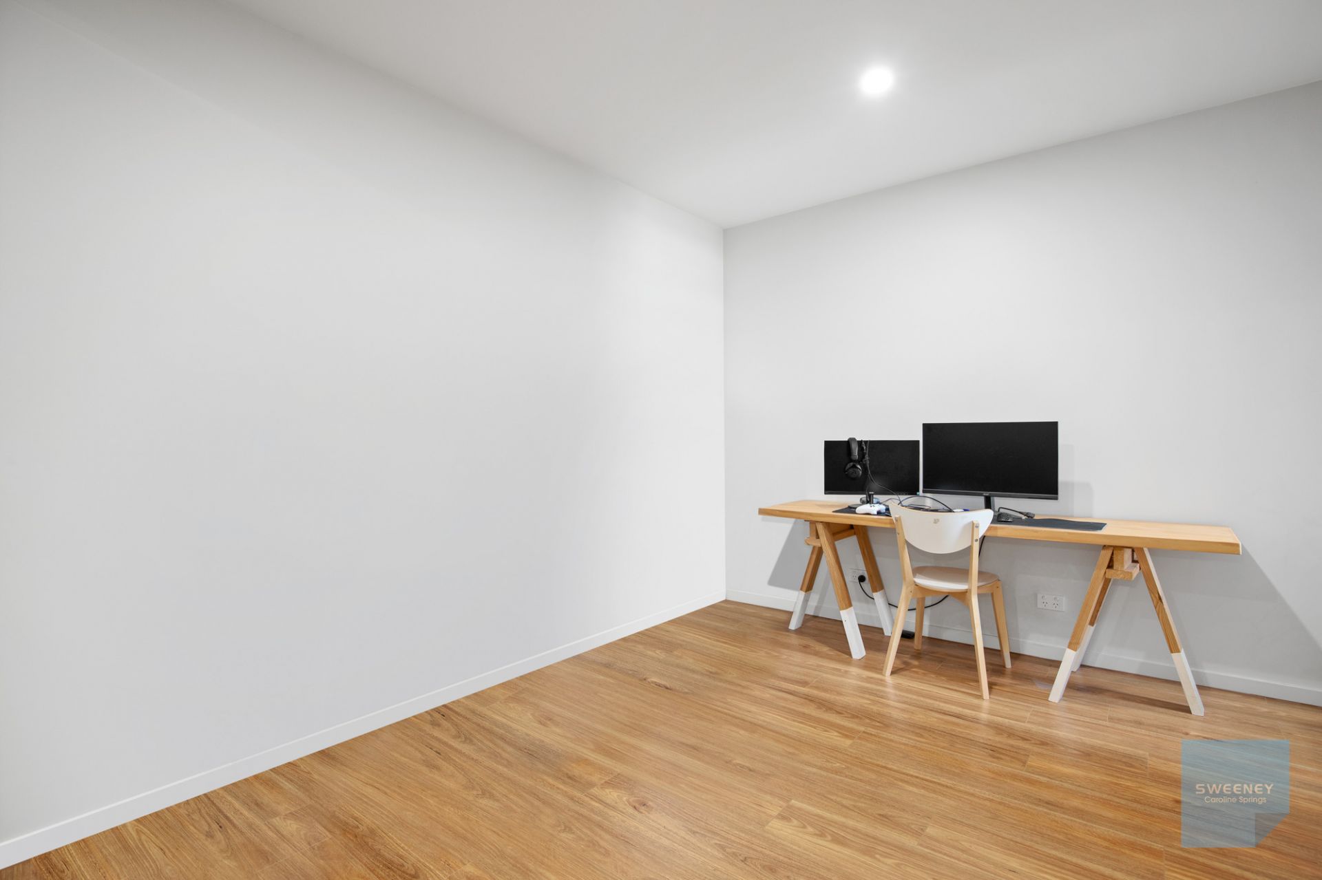 317/9 Commercial Road, Caroline Springs - Thumbnail 8