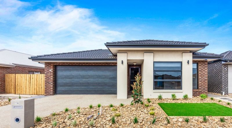 16 Barclay Street, Thornhill Park VIC