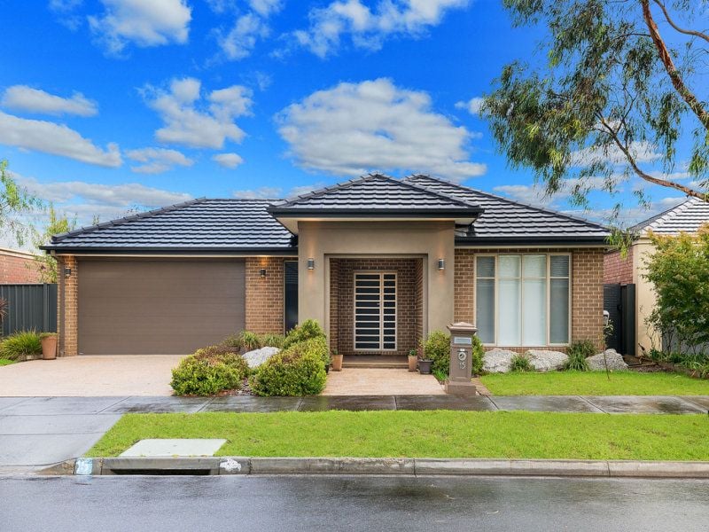 15 Harriers Street MERNDA, Mernda - Thumbnail 3
