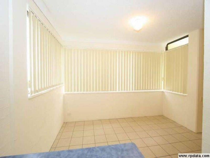 5/73 Landsborough Parade GOLDEN BEACH QLD, Golden Beach - Thumbnail 4