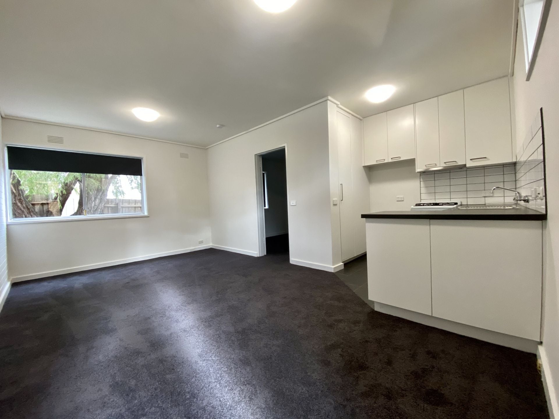 Refurbished 1 Bedroom Unit!!!