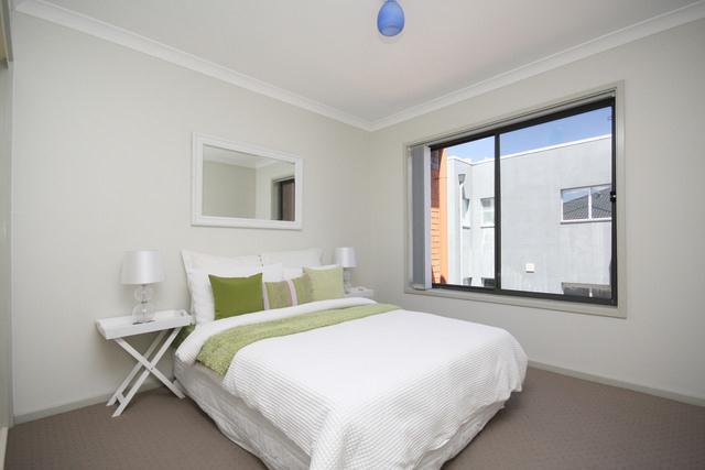 4/2 Namatjira Drive, Weston - Thumbnail 3