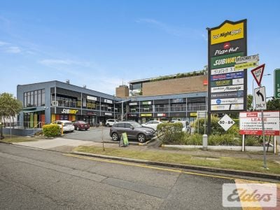 EXCEPTIONAL OFFICE OPPORTUNITY IN WELL EXPOSED SITE!
