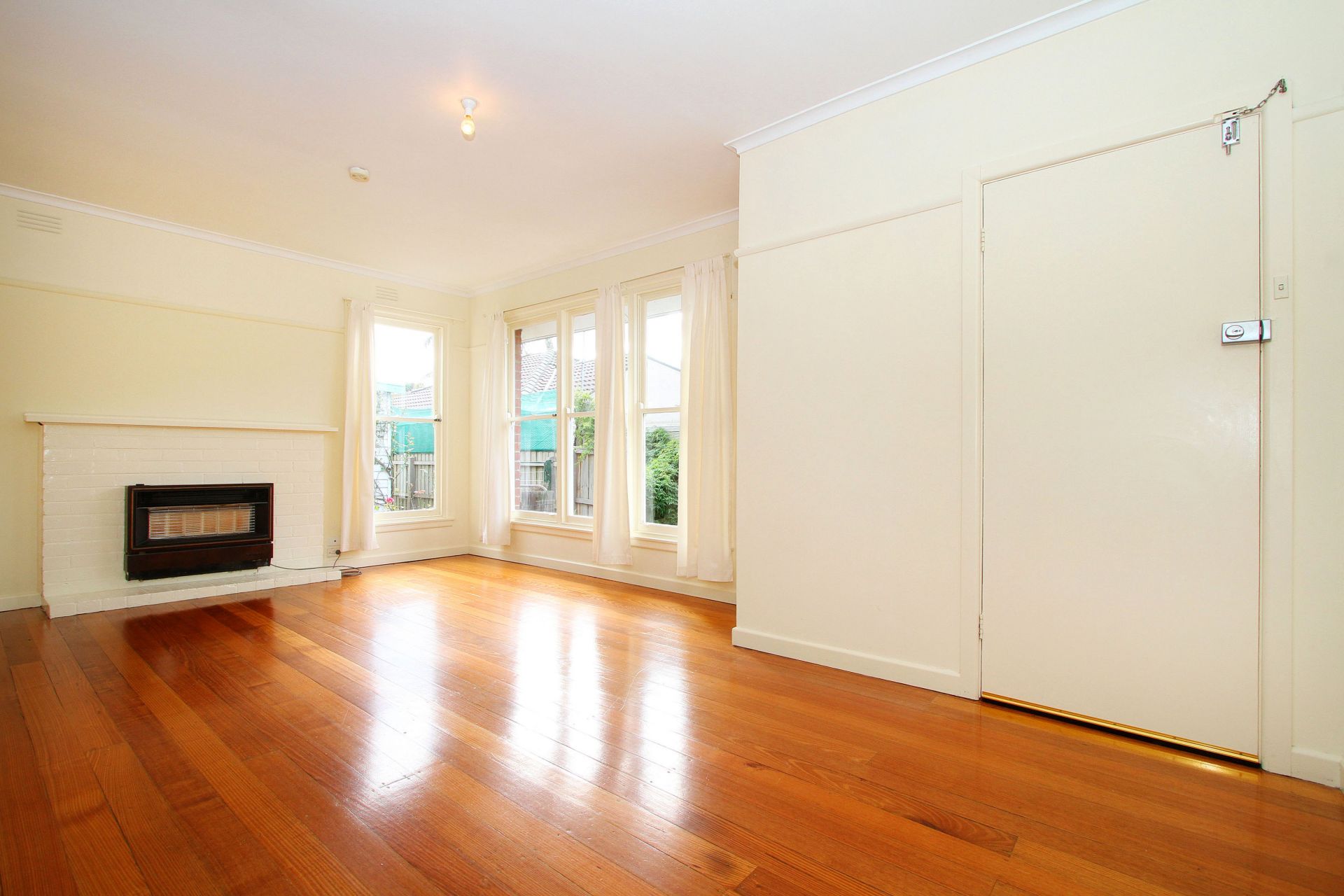 GREAT LOCATION GREAT HOME