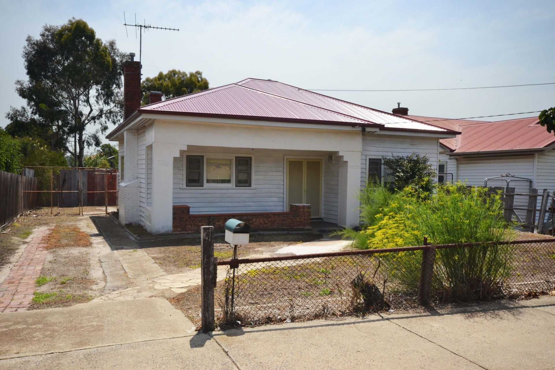 PERFECTLY LOCATED THREE BEDROOM HOME