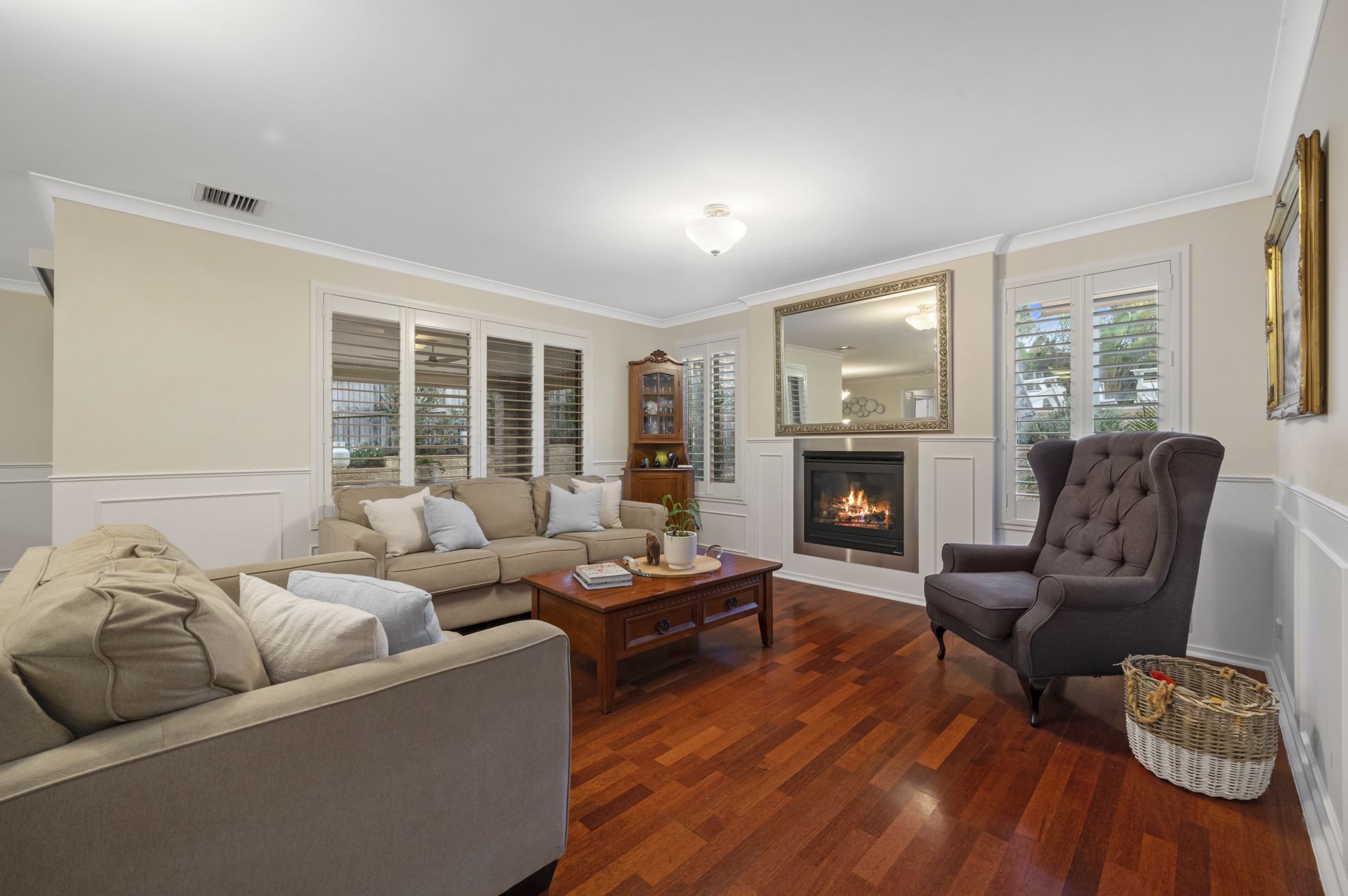 ULTIMATE ENTERTAINER - RESORT STYLE LIVING