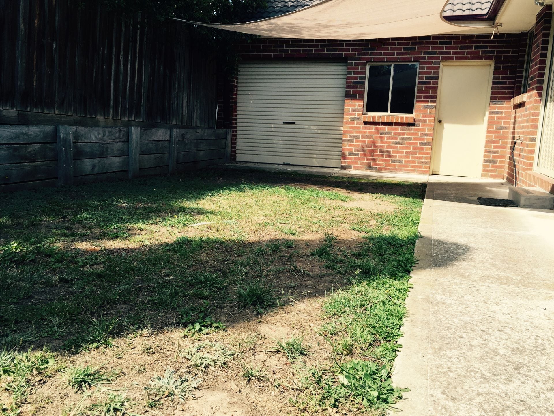 OPEN LIVING AREA BOTH INSIDE AND OUTSIDE, GREAT FOR THOSE BBQ SUMMER DAYS