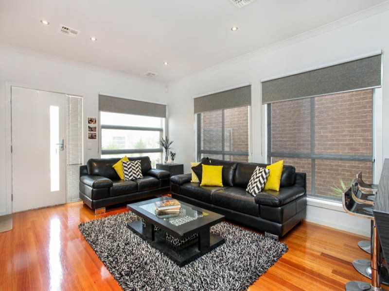 12 Chelsworth Place, Caroline Springs - Thumbnail 3