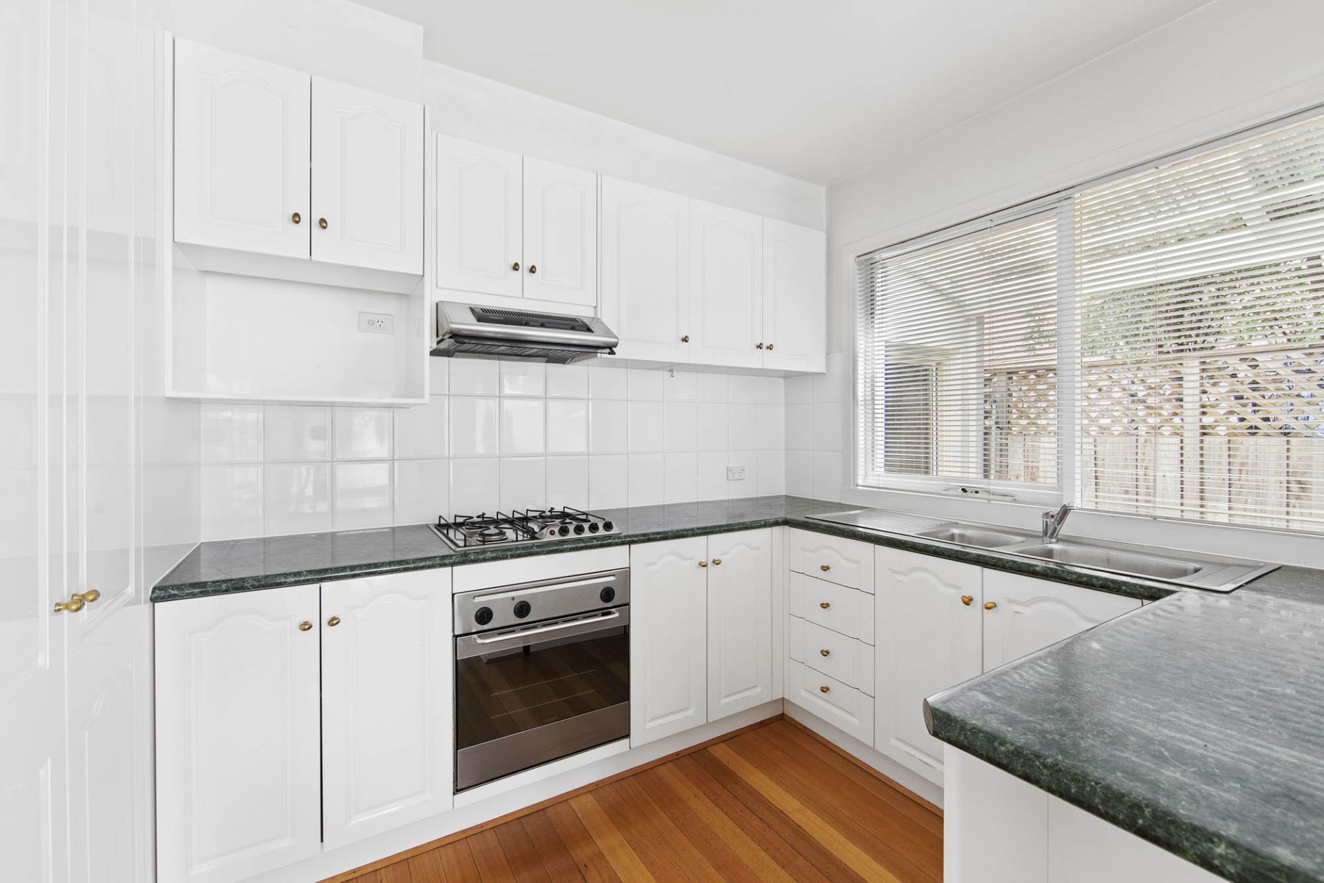 2/483 St Kilda Street, Elwood - Thumbnail 4