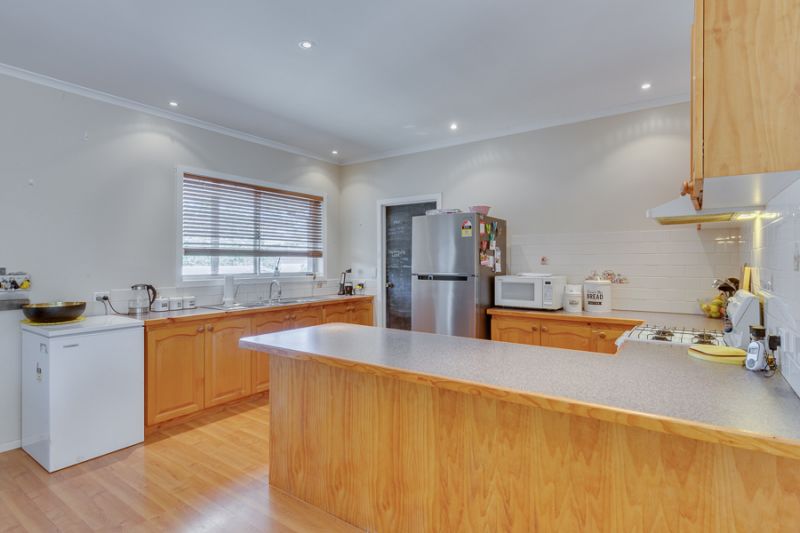 11 Carey Crescent, Bacchus Marsh - Thumbnail 8