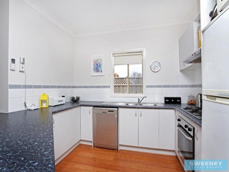 4 Dunstall Gardens, Caroline Springs - Thumbnail 4