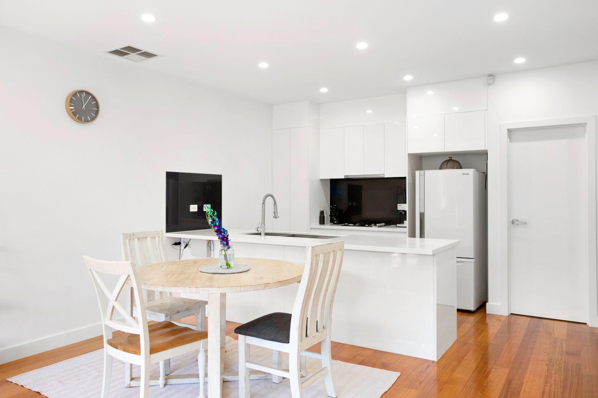 2/1 Joel Avenue, Altona North - Thumbnail 4
