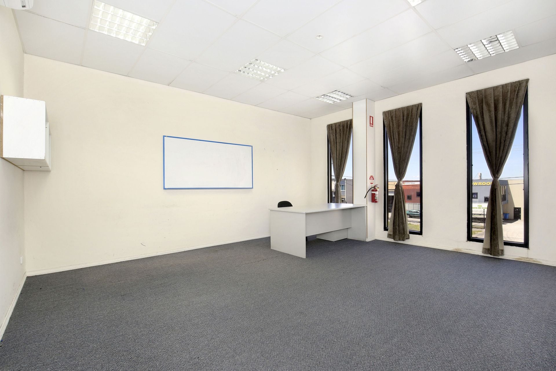GREAT SIZED FACTORY IN PRIME INDUSTRIAL ESTATE