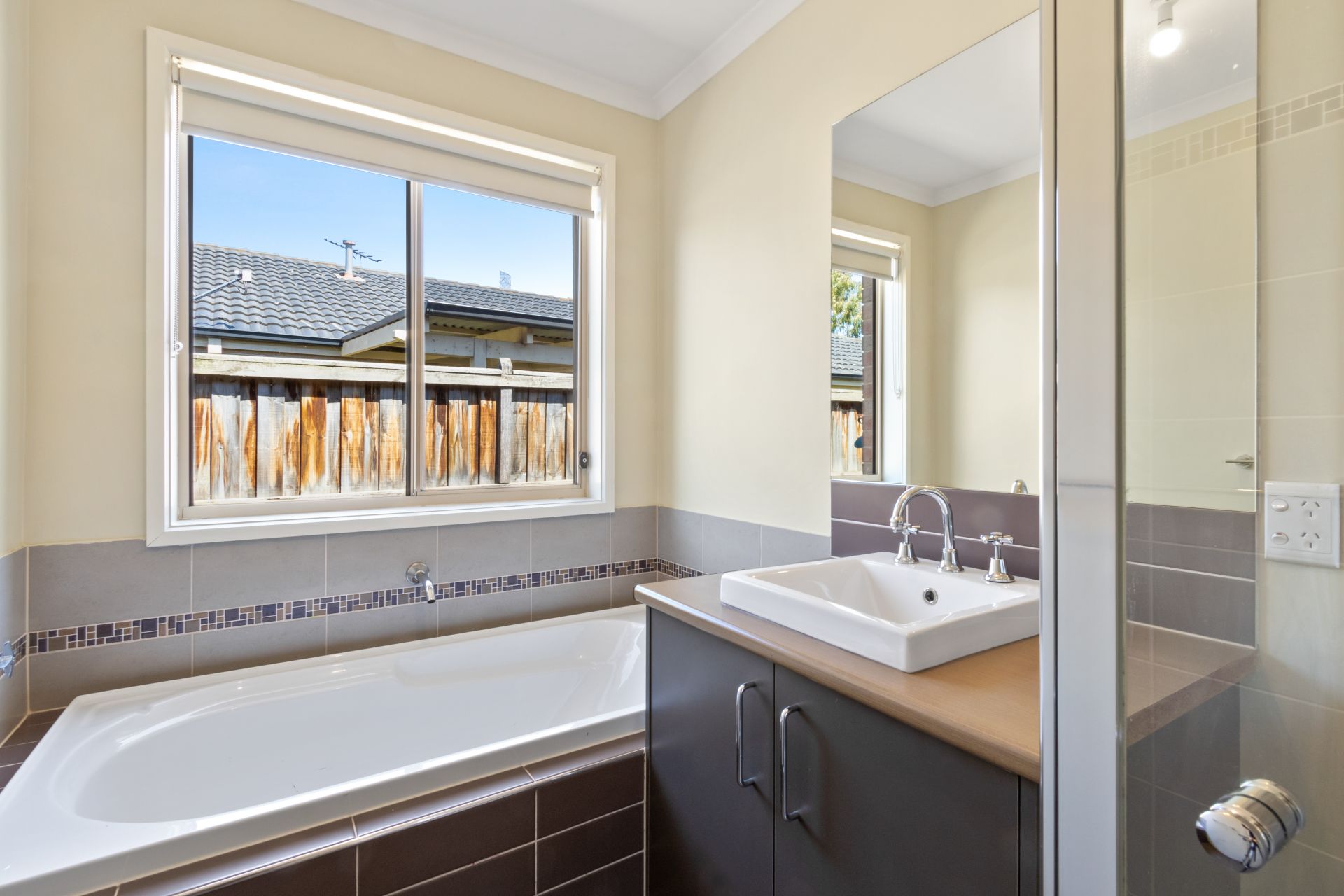 FABULOUS FOUR BEDROOM FAMILY HOME