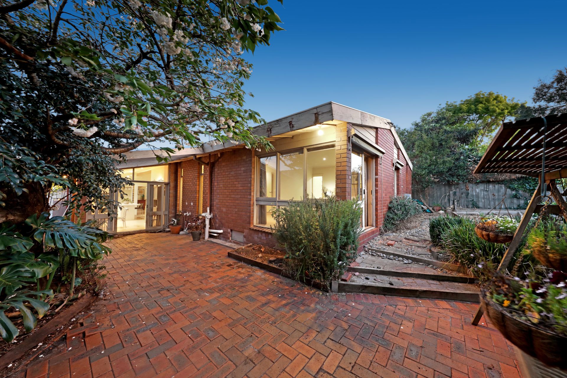 5 Kingswood Avenue, Mount Waverley OBrien Real Estate