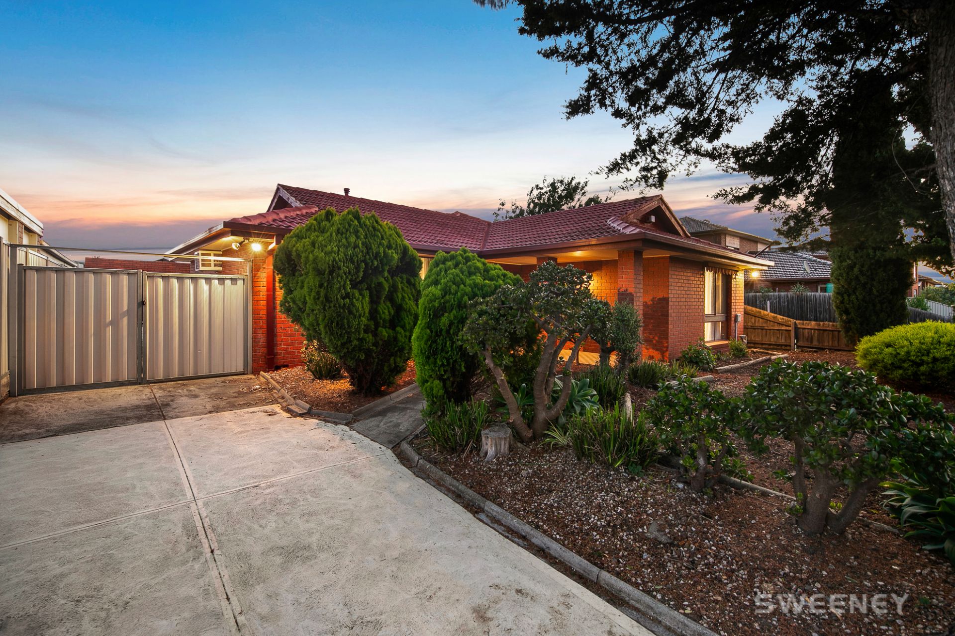 31 Brown Avenue, Altona Meadows - Thumbnail 3