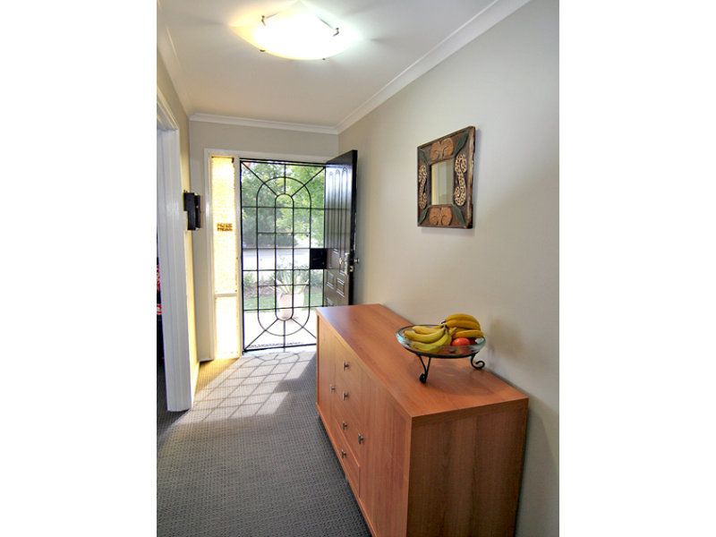 7 Bolden Place, Kambah - Thumbnail 2