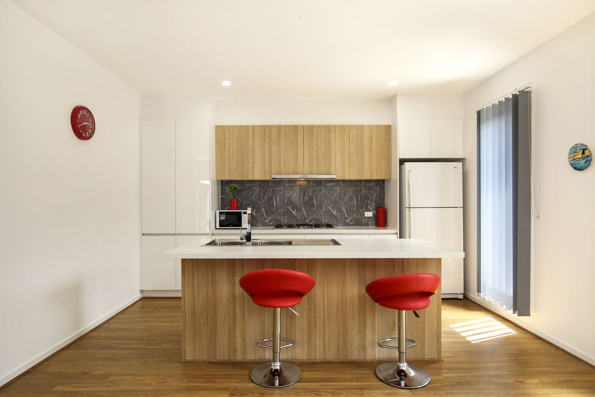 STYLISH MODERN LIVING