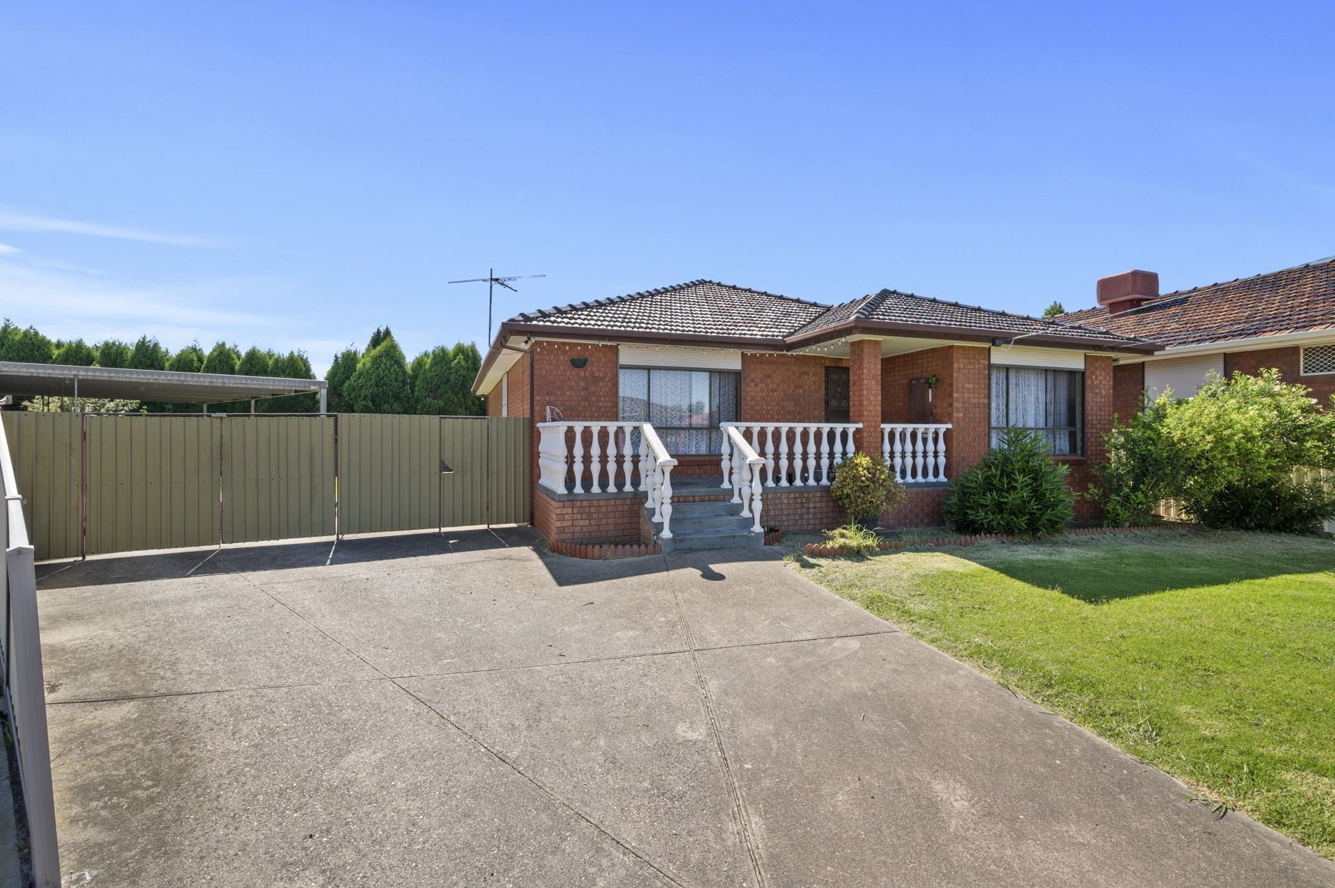ELEVATED BEAUTY - LAND APPROX 737m2