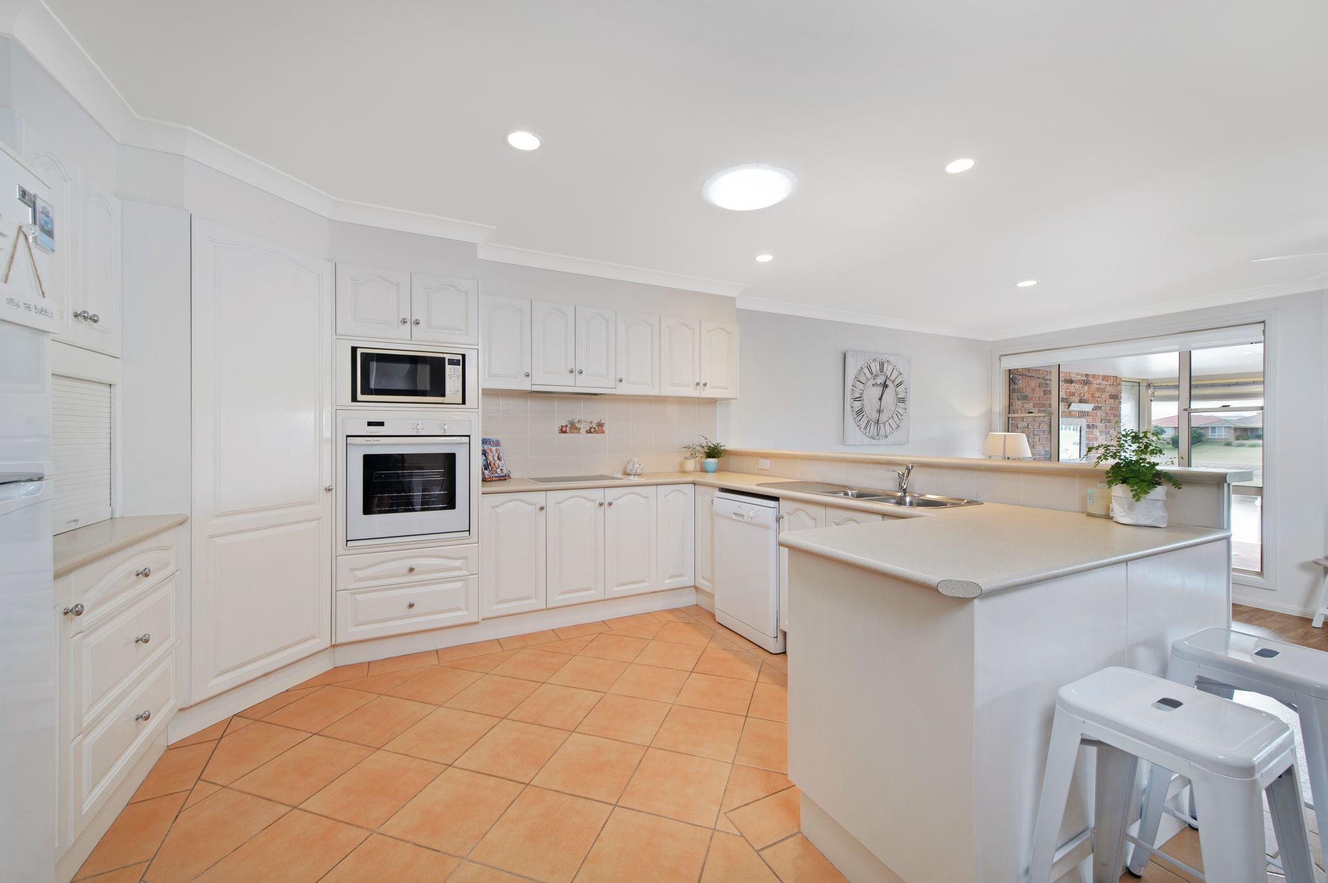18 Commodore Crescent Port Macquarie NSW, Port Macquarie - Thumbnail 3