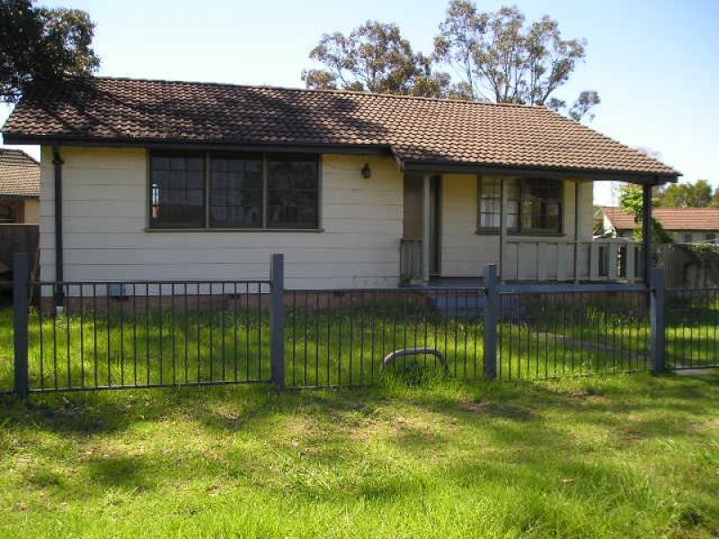 Real Estate For Sale 33 Ironbark Crescent Macquarie Fields , NSW