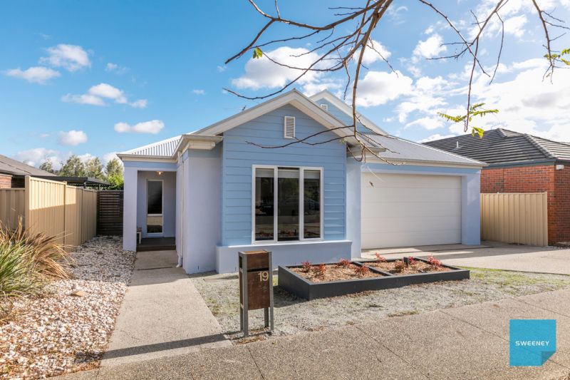 19 Clementson Drive, Caroline Springs - Thumbnail 2
