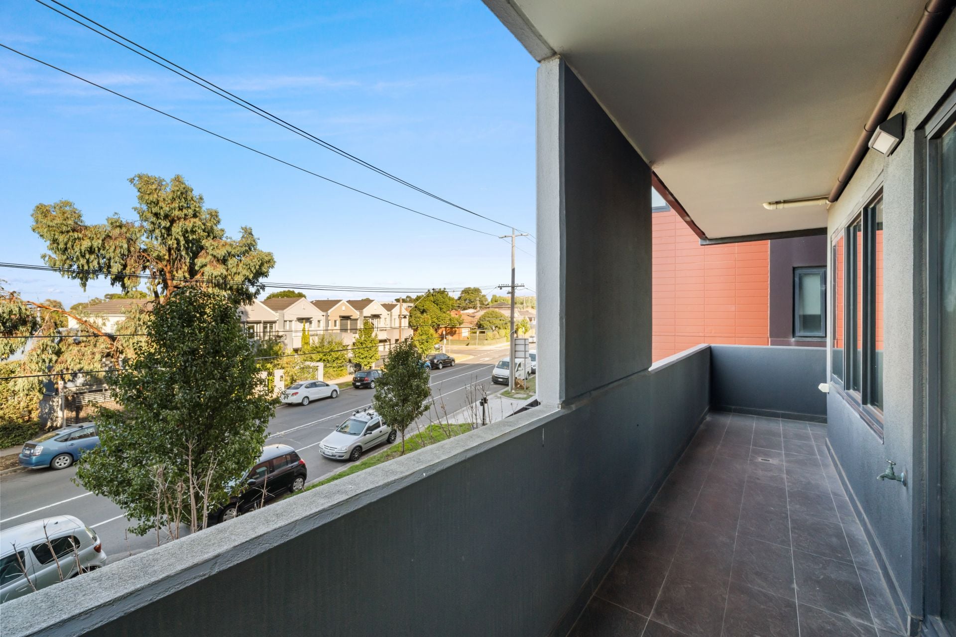 Modern Living in Magnificent Location