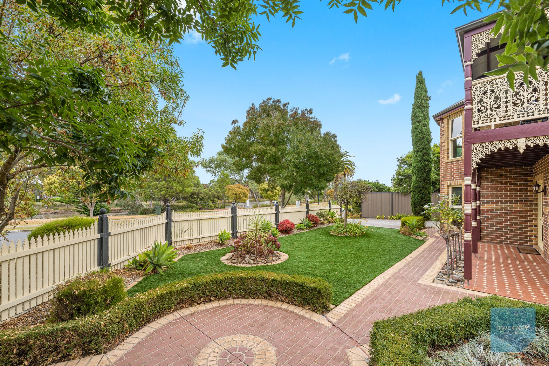23 Wendouree Parade, Caroline Springs - Thumbnail 4