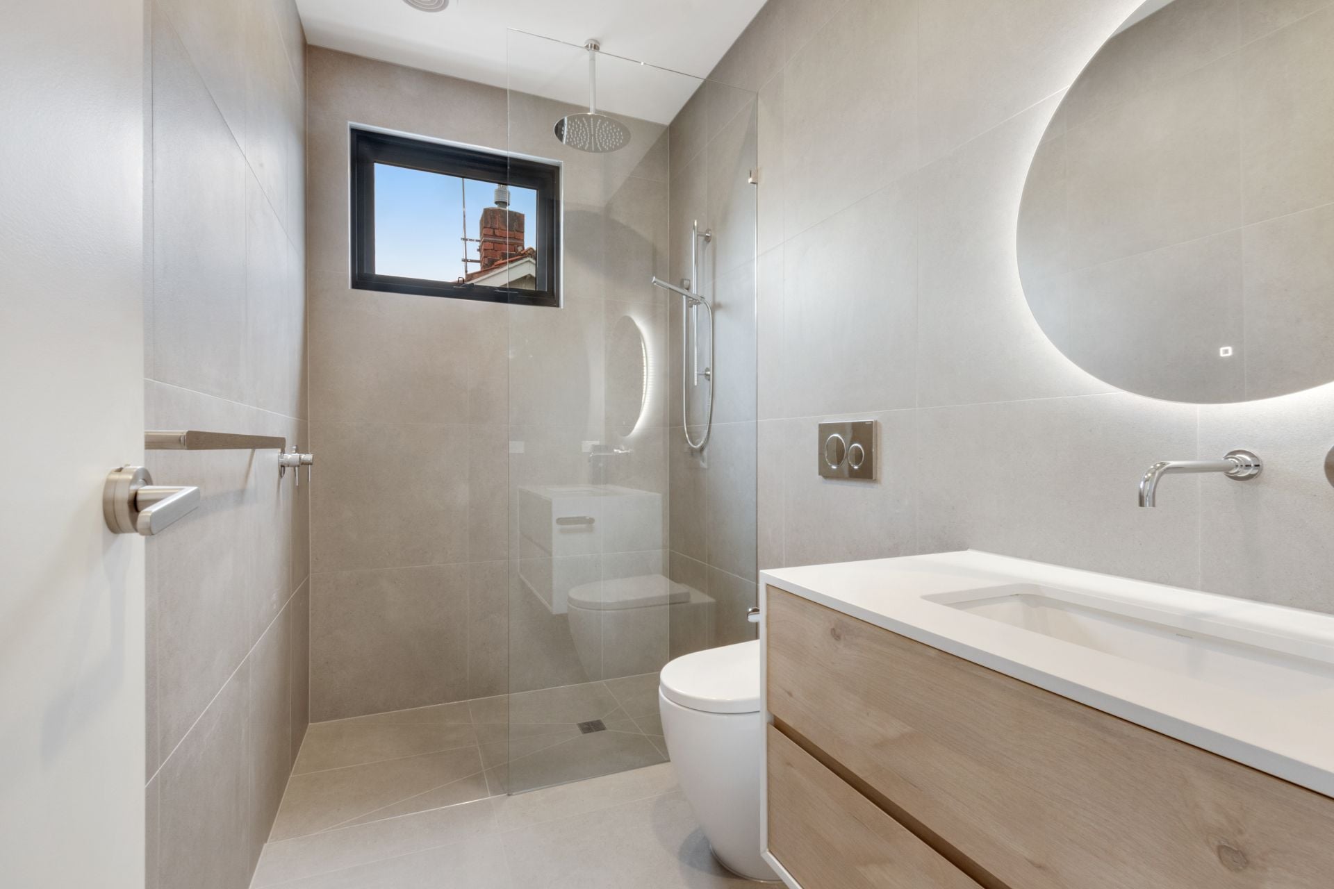 Modern Living on a Grand Scale!