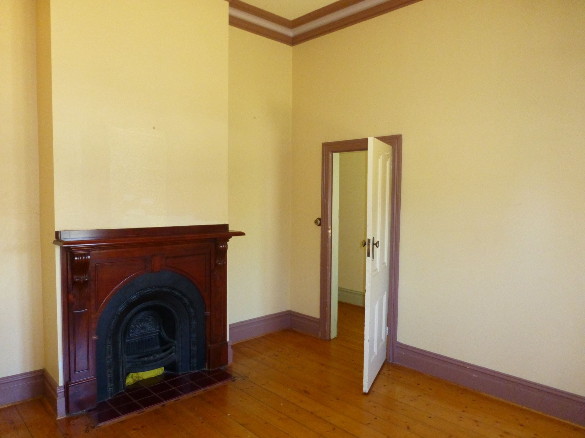 A home just minutes from High Street!