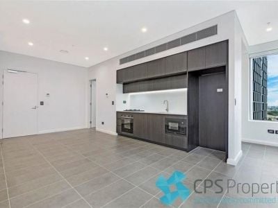 LUXURIOUS ONE BEDROOM RESIDENCE IN REDFERN'S LANDMARK 'TNT' COMPLEX