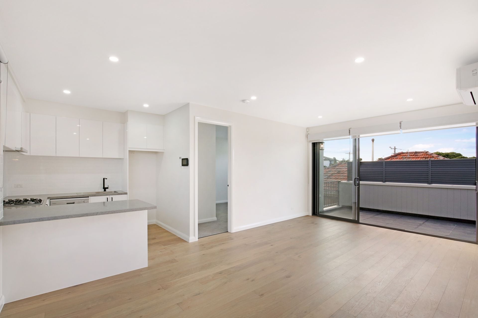 Well-Equipped Two Bedroom Townhouse in the Heart of Thornbury!