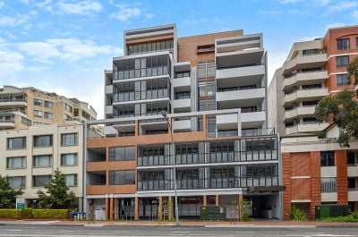 New Bachelor(ette)  Pad