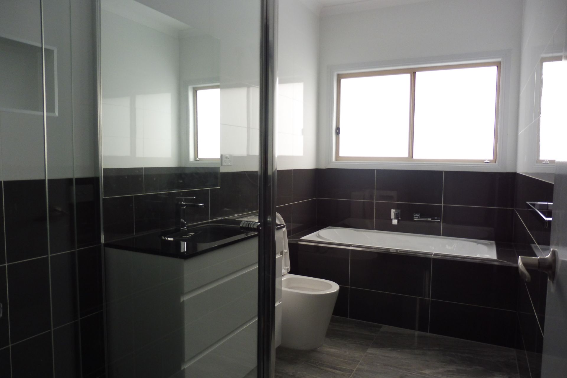 NEWLY BUILT FAMILY HOME