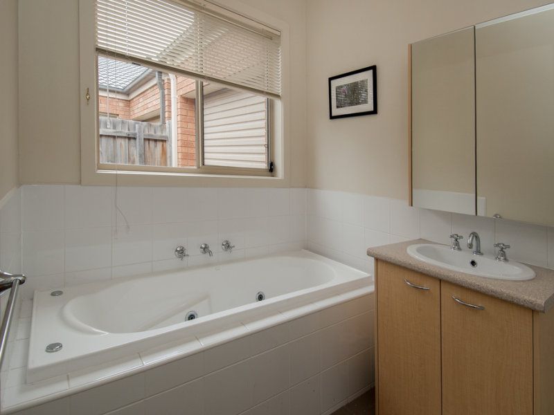14 Farmington Road MERNDA, Mernda - Thumbnail 8