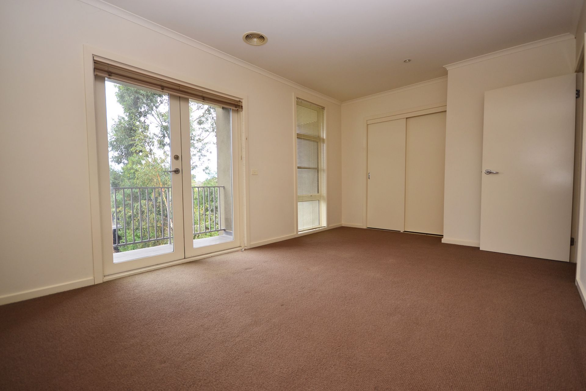 LOOKING FOR MODERN SOPHISTICATION? YOUR SEARCH IS OVER!