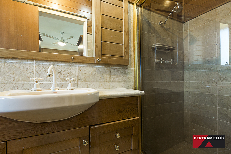 156 Dixon Drive, Holder - Thumbnail 8