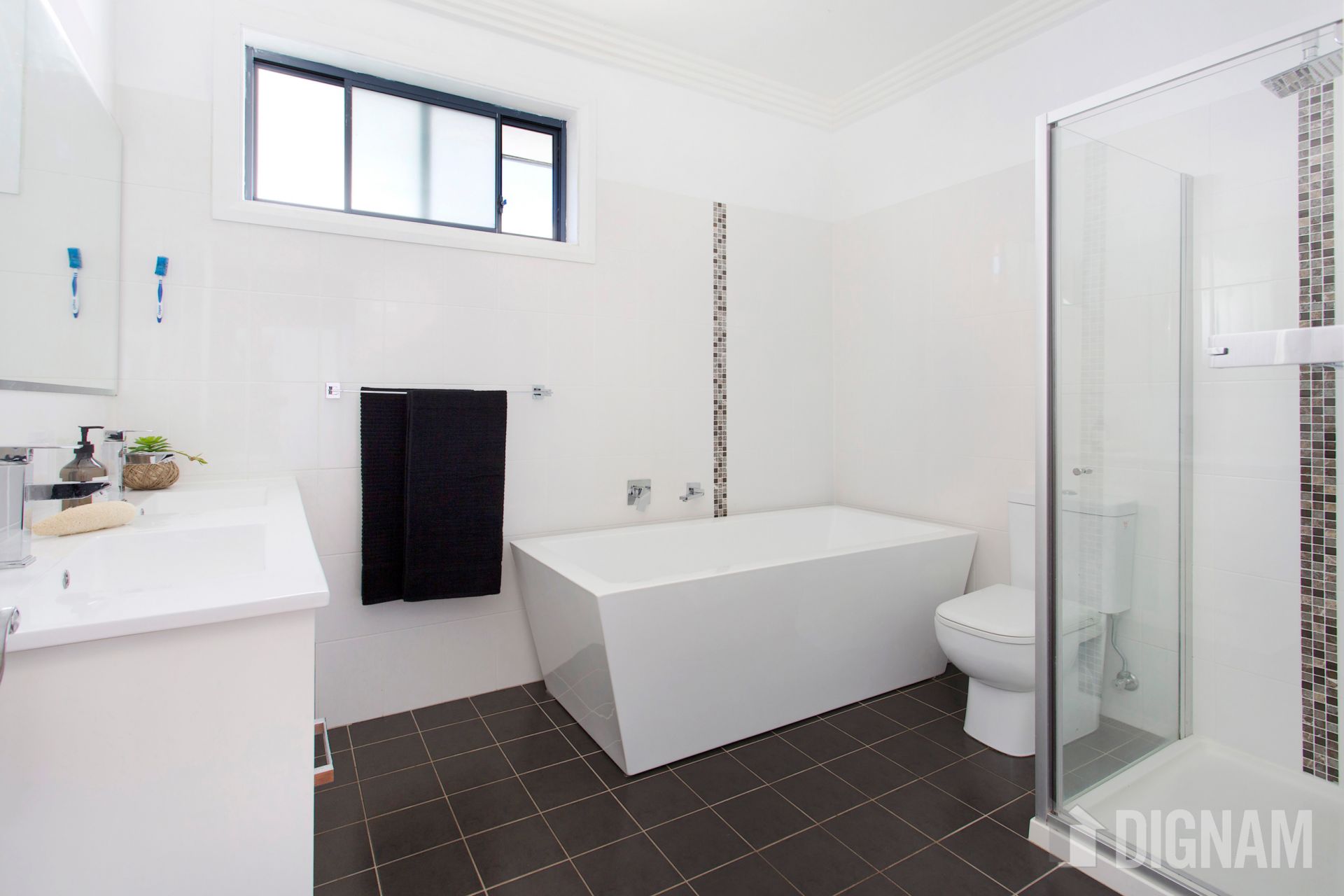 35 Railway Parade, Woonona NSW