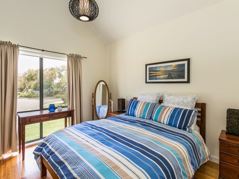 1/4 Coastal Court, Aireys Inlet - Thumbnail 6