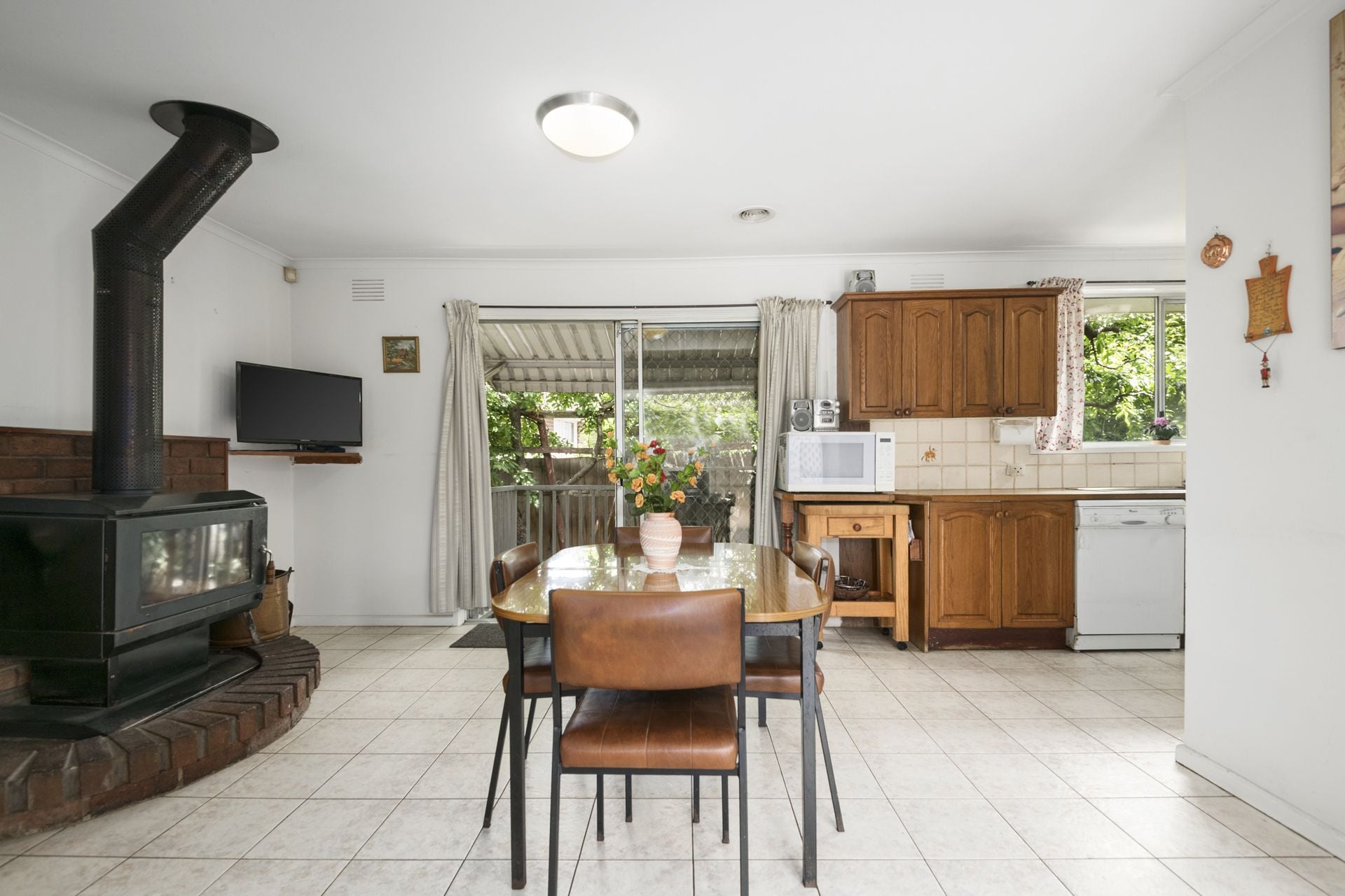 4 BEDROOM HOME
$520,000 - $570,000