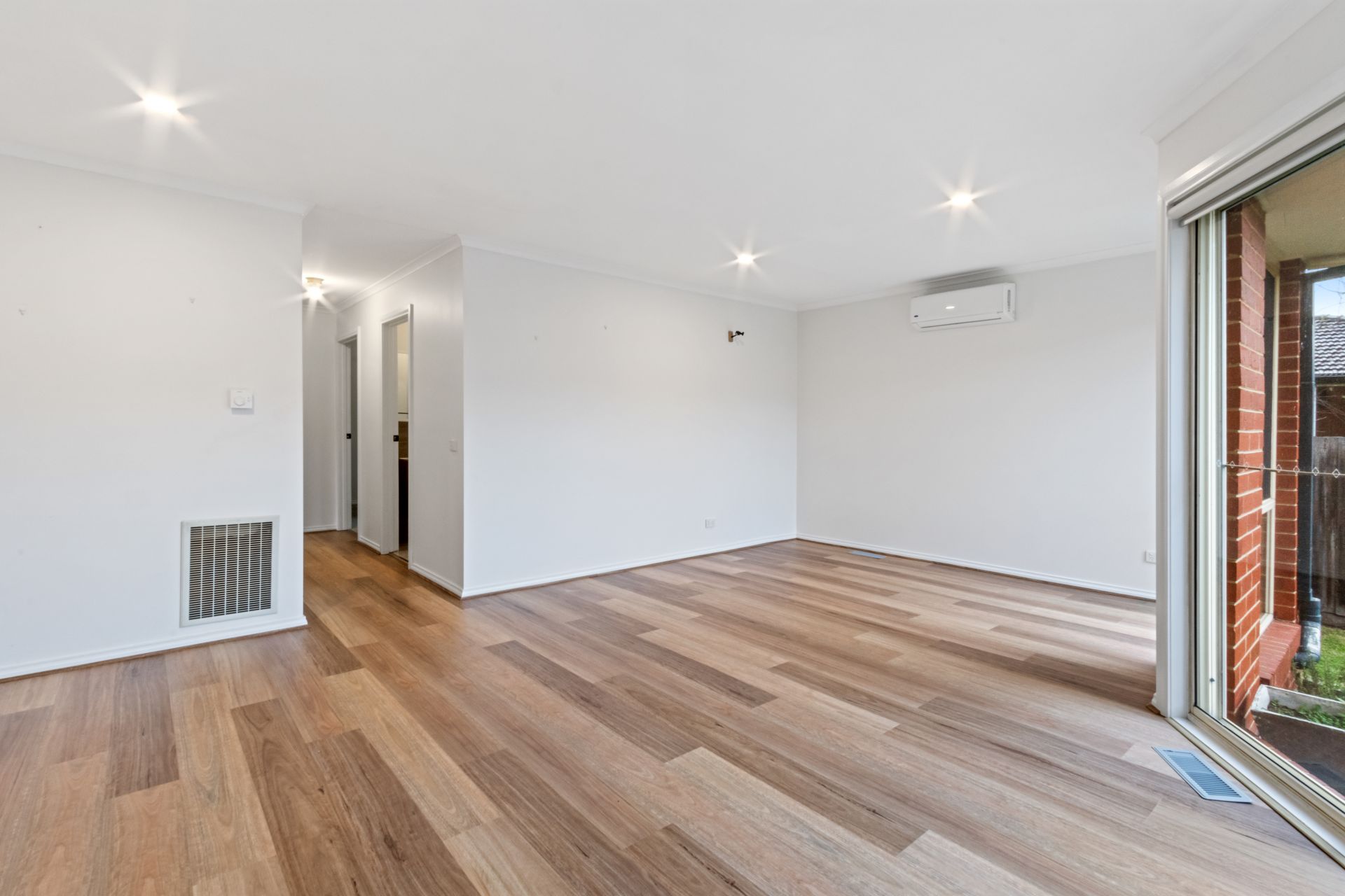Spacious 2-Bedroom Unit in the Heart of Thomastown