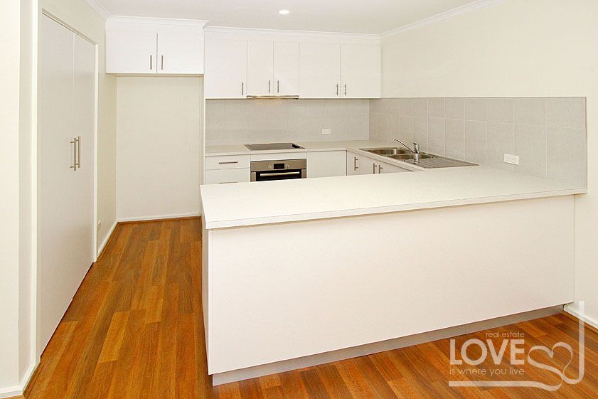 Spacious Renovated Unit Offering Great Natural Light!