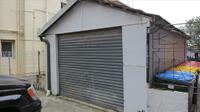                     LOCK UP GARAGE IN BUSY BONDI