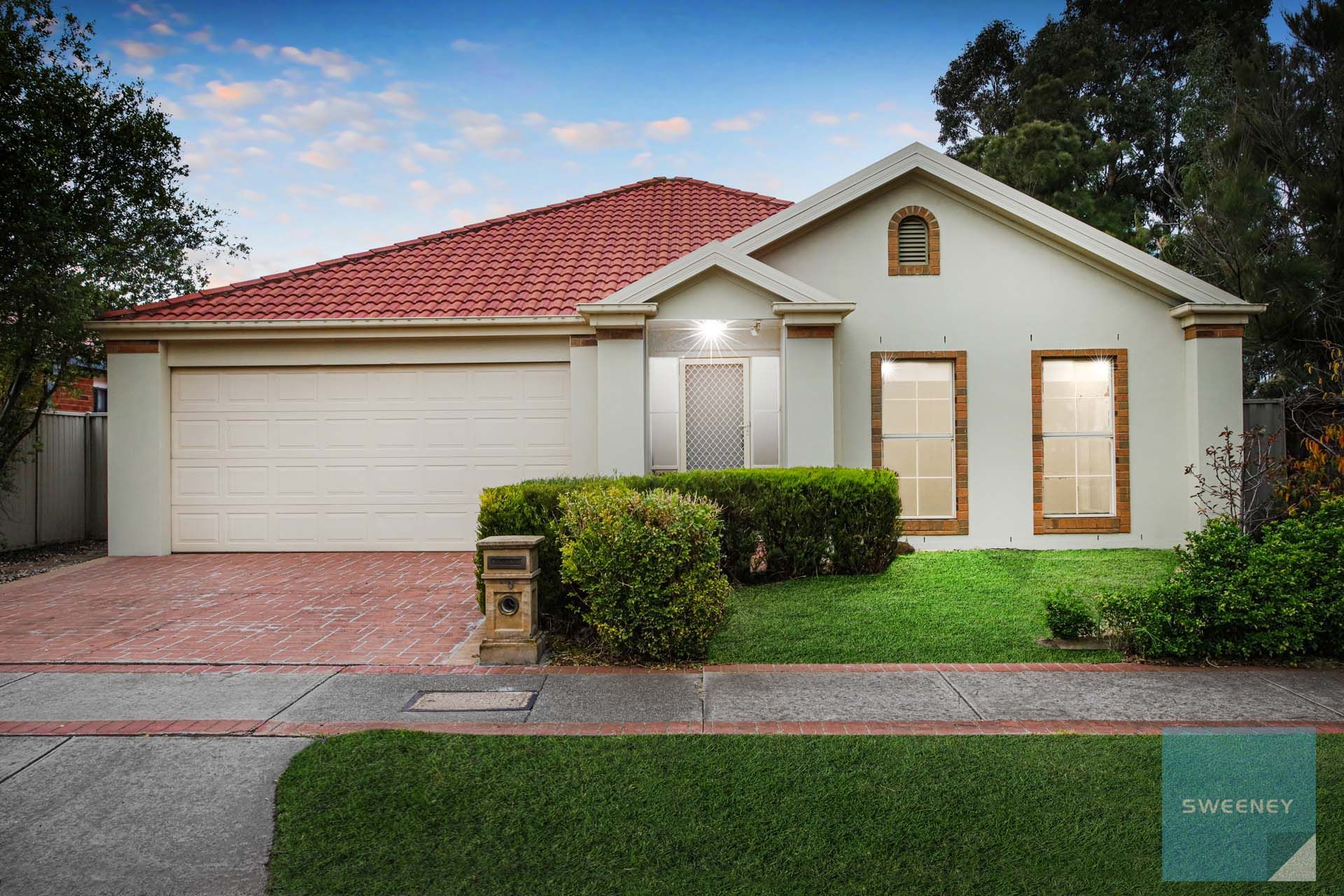 20 Broadhurst Way, Caroline Springs - Thumbnail 2