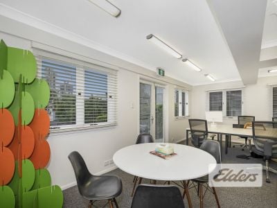 HIGH GRADE REFURBISHED OFFICE WITH 6 CAR PARKS!