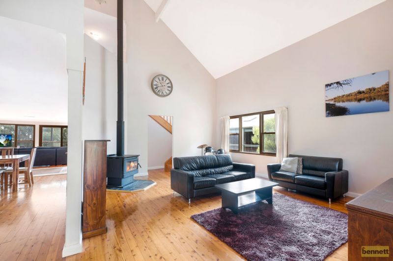 10 Crag Crescent, Bowen Mountain - Thumbnail 2